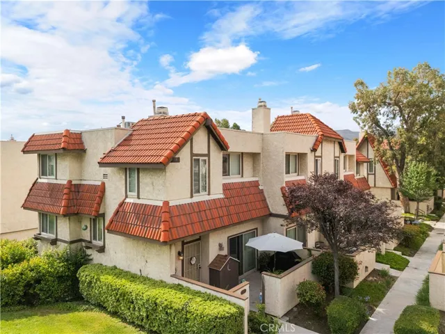 17955 River Circle 4, Canyon Country, California 91387