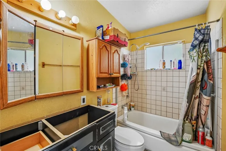 13207 Nicola Road, Apple Valley, California 92308