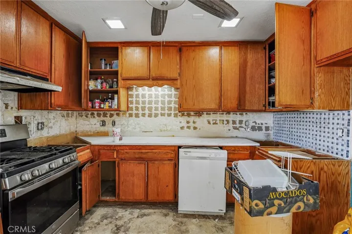 13207 Nicola Road, Apple Valley, California 92308