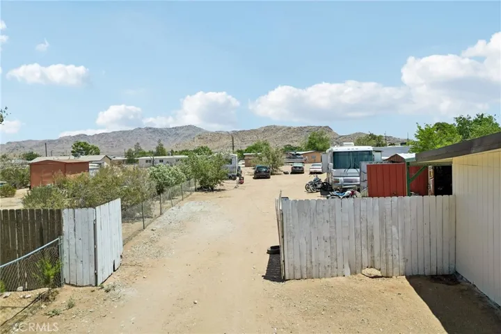 13207 Nicola Road, Apple Valley, California 92308
