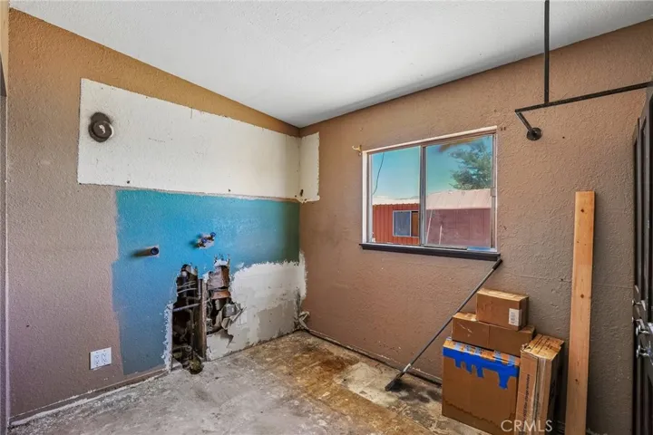 13207 Nicola Road, Apple Valley, California 92308
