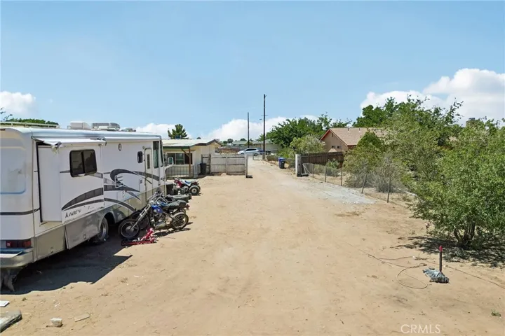 13207 Nicola Road, Apple Valley, California 92308
