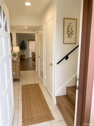 Entry virtually staged