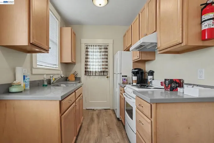 301 Lincoln Ave, Alameda, California 94501