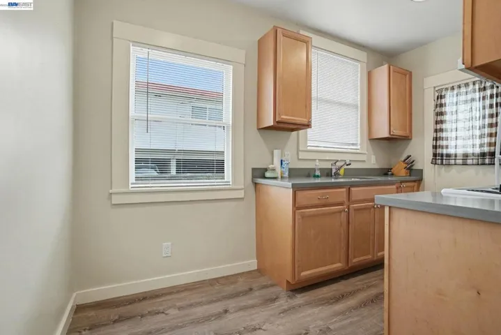 301 Lincoln Ave, Alameda, California 94501