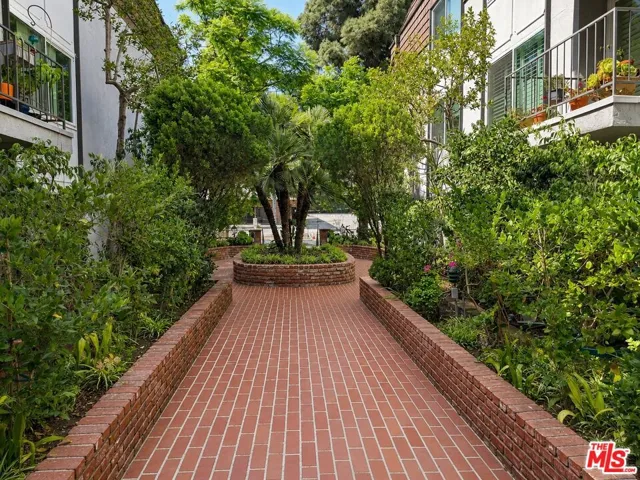 5870 Green Valley Circle 129, Culver City, California 90230