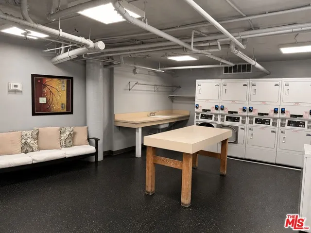 5870 Green Valley Circle 129, Culver City, California 90230