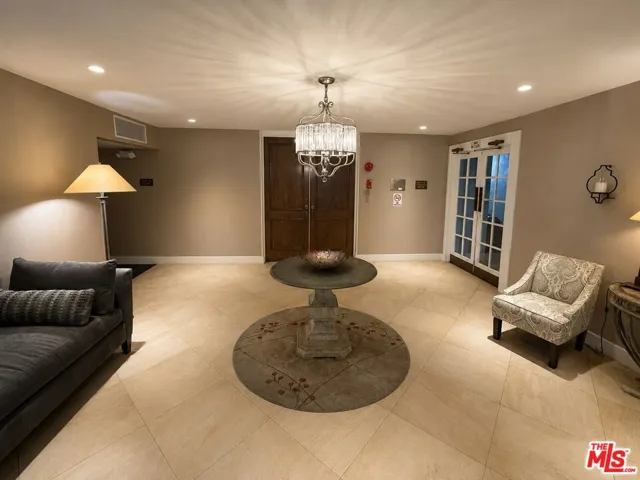 5870 Green Valley Circle 129, Culver City, California 90230