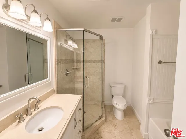 5870 Green Valley Circle 129, Culver City, California 90230