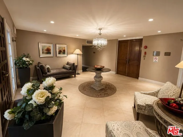 5870 Green Valley Circle 129, Culver City, California 90230