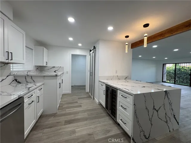 6771 Springpark 208a, Los Angeles, California 90056