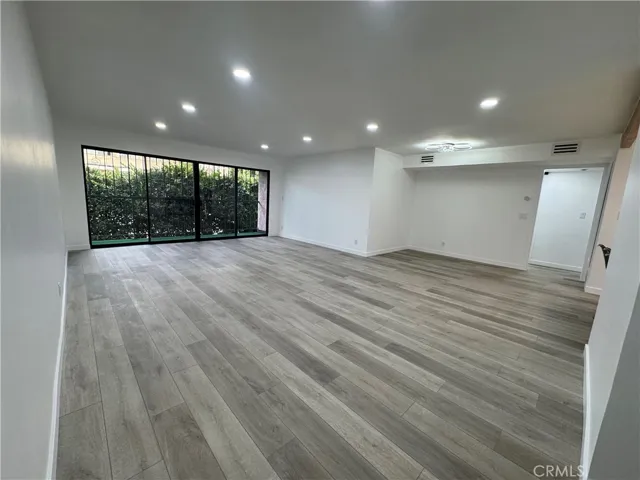 6771 Springpark 208a, Los Angeles, California 90056