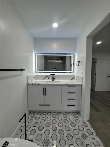 6771 Springpark 208a, Los Angeles, California 90056