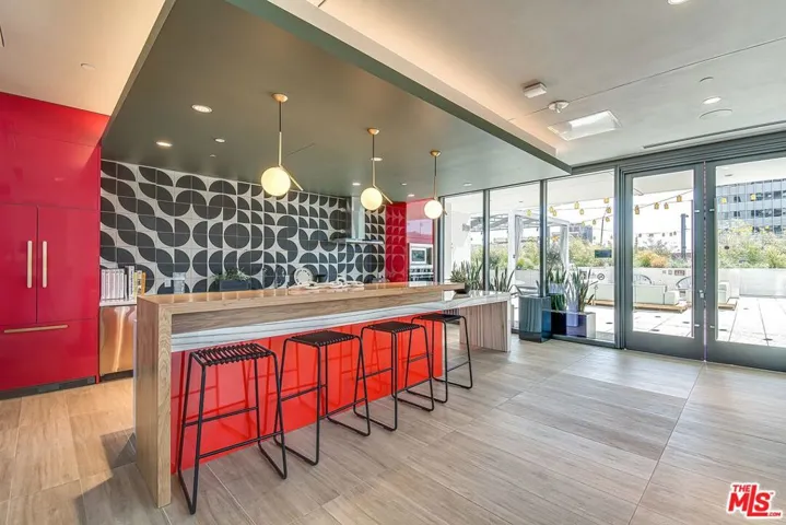 330 W 11th Street C03, Los Angeles, California 90015