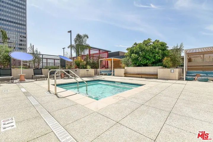 330 W 11th Street C03, Los Angeles, California 90015