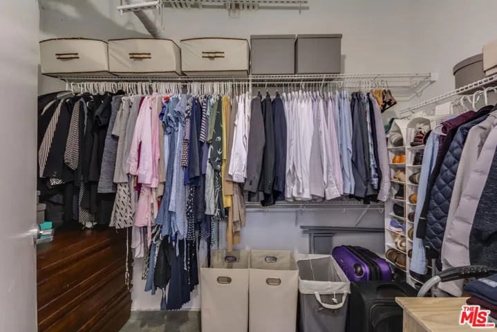 330 W 11th Street C03, Los Angeles, California 90015