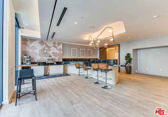 330 W 11th Street C03, Los Angeles, California 90015