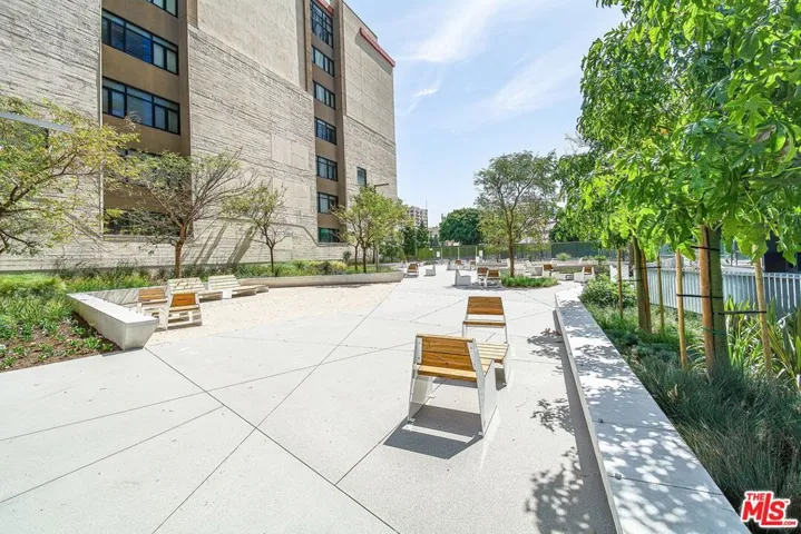 330 W 11th Street C03, Los Angeles, California 90015