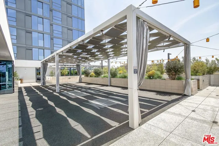 330 W 11th Street C03, Los Angeles, California 90015