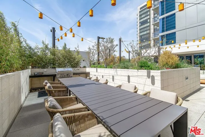 330 W 11th Street C03, Los Angeles, California 90015