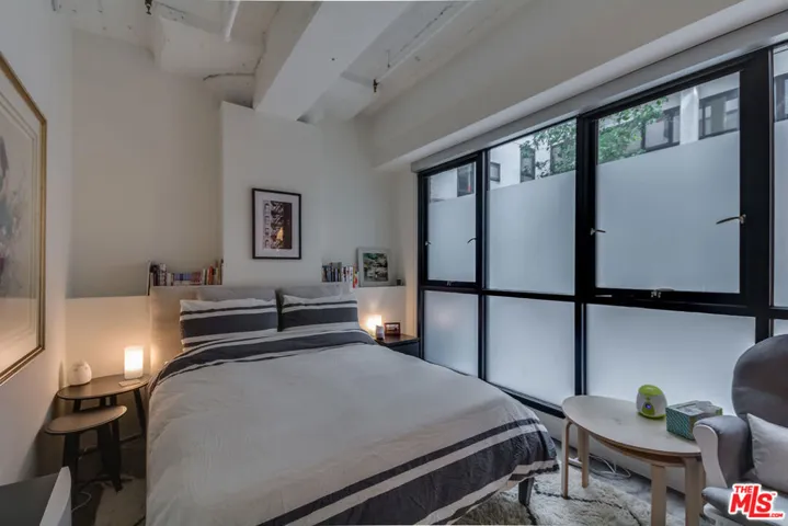330 W 11th Street C03, Los Angeles, California 90015