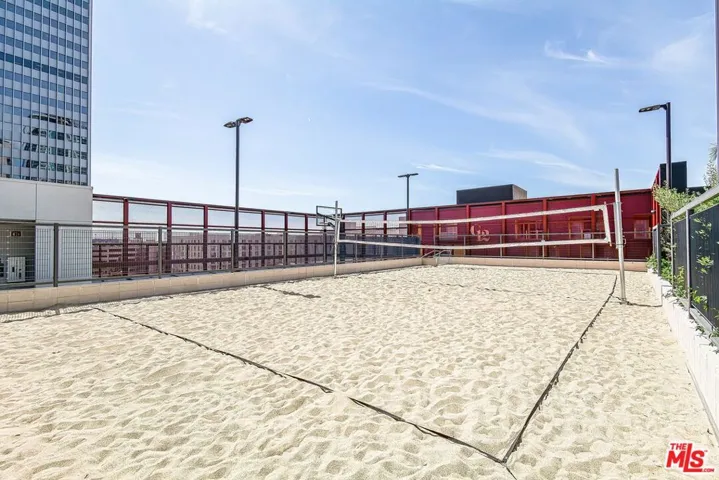 330 W 11th Street C03, Los Angeles, California 90015