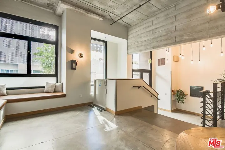 330 W 11th Street C03, Los Angeles, California 90015