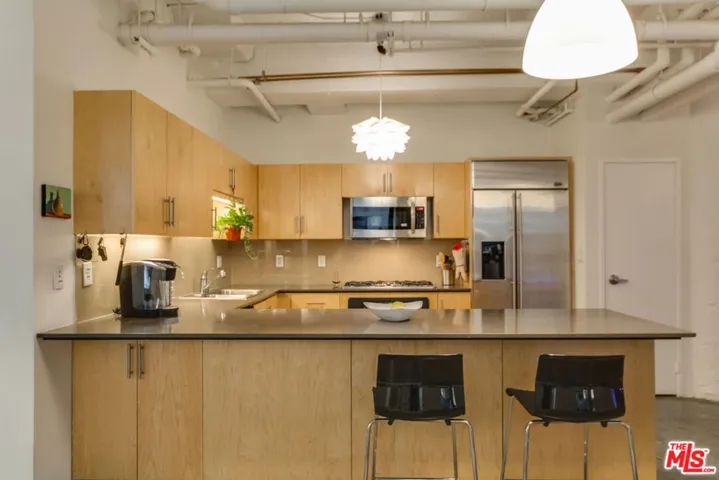 330 W 11th Street C03, Los Angeles, California 90015