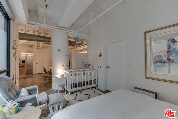 330 W 11th Street C03, Los Angeles, California 90015