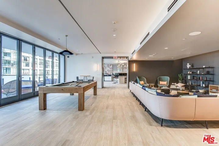 330 W 11th Street C03, Los Angeles, California 90015