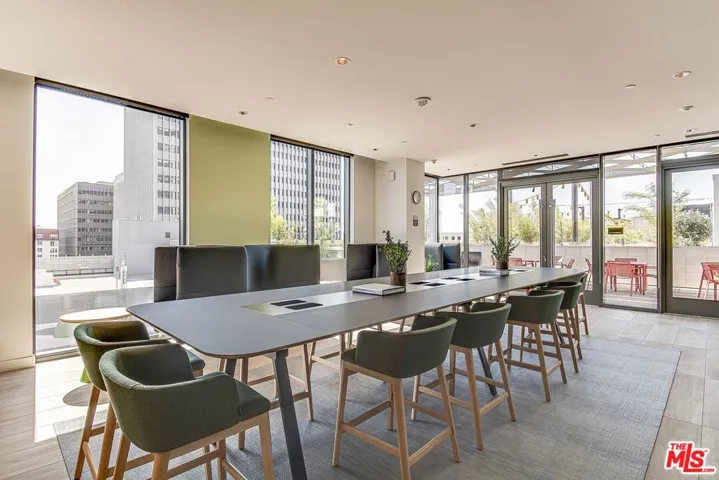 330 W 11th Street C03, Los Angeles, California 90015
