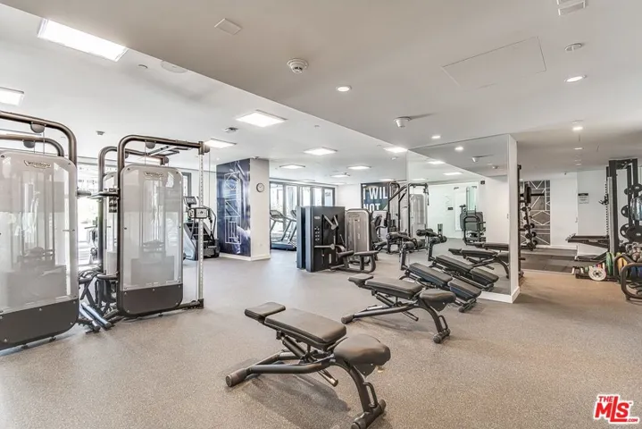 330 W 11th Street C03, Los Angeles, California 90015