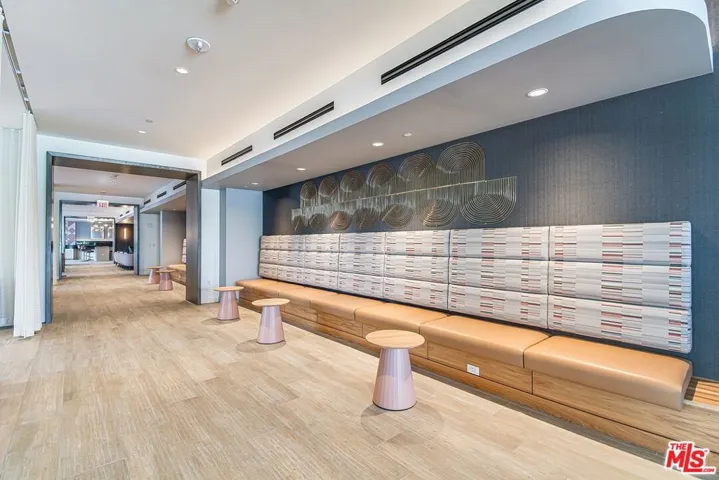 330 W 11th Street C03, Los Angeles, California 90015
