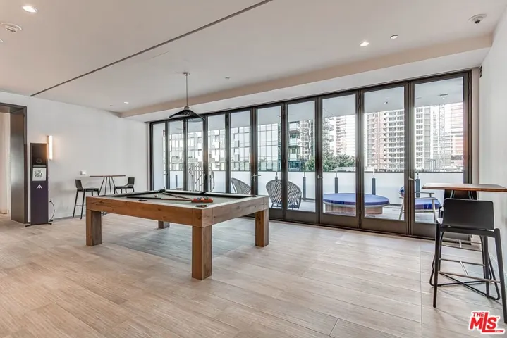 330 W 11th Street C03, Los Angeles, California 90015
