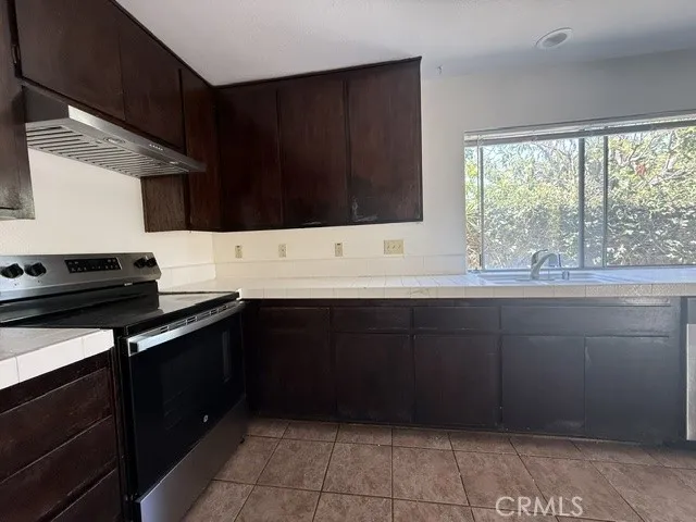 Spacious kitchen
