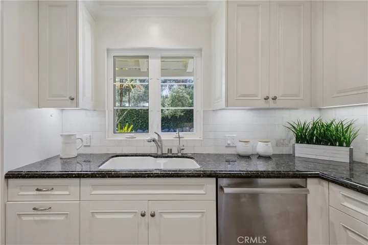 2011 Canyon Road, Arcadia, California 91006