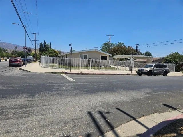 13084 Vaughn, San Fernando, California 91340