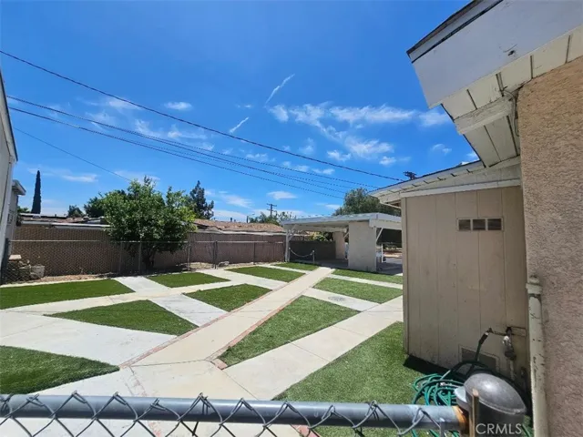 13084 Vaughn, San Fernando, California 91340