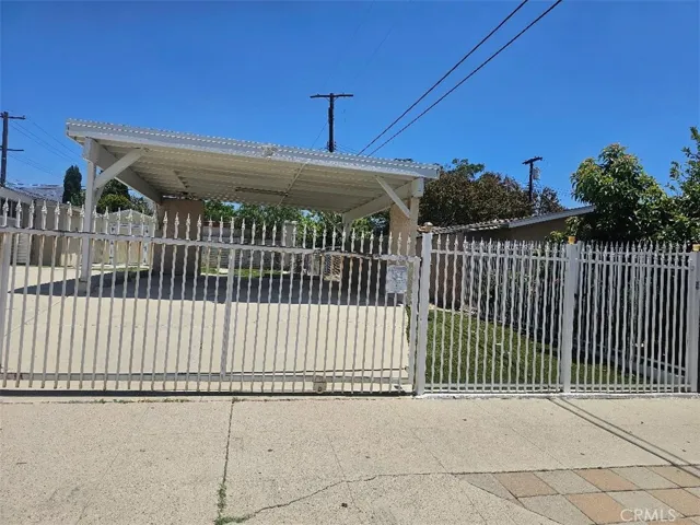 13084 Vaughn, San Fernando, California 91340