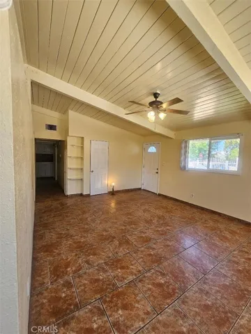 13084 Vaughn, San Fernando, California 91340