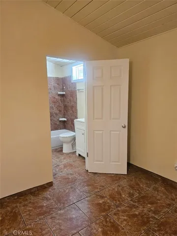 13084 Vaughn, San Fernando, California 91340