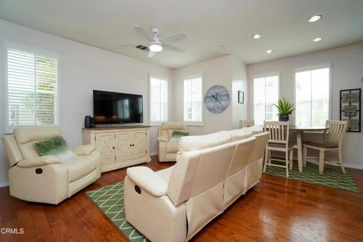 1239 Bayside Ln, Oxnard CA 93035 - Famil