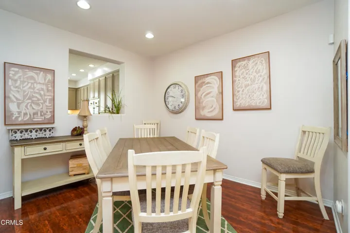 1239 Bayside Ln, Oxnard CA 93035 - Dinin