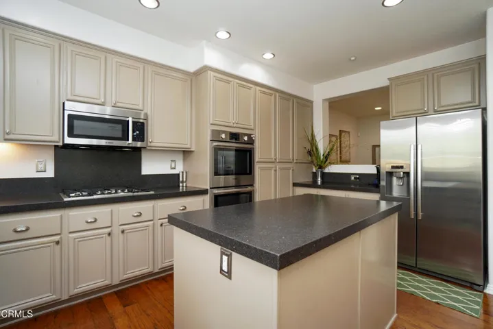 1239 Bayside Ln, Oxnard CA 93035 - Kitch