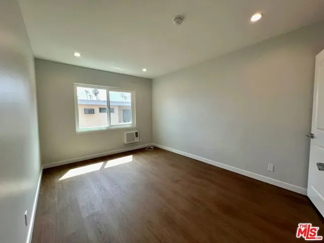 903 S Barrington Avenue, Los Angeles, California 90049