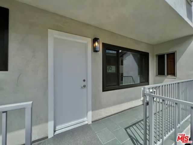903 S Barrington Avenue, Los Angeles, California 90049
