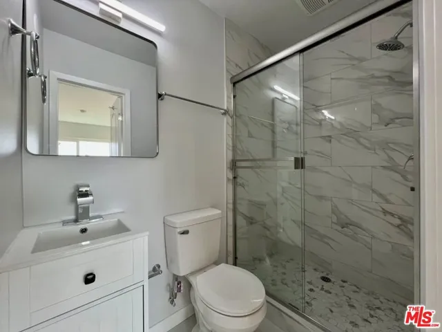 903 S Barrington Avenue, Los Angeles, California 90049