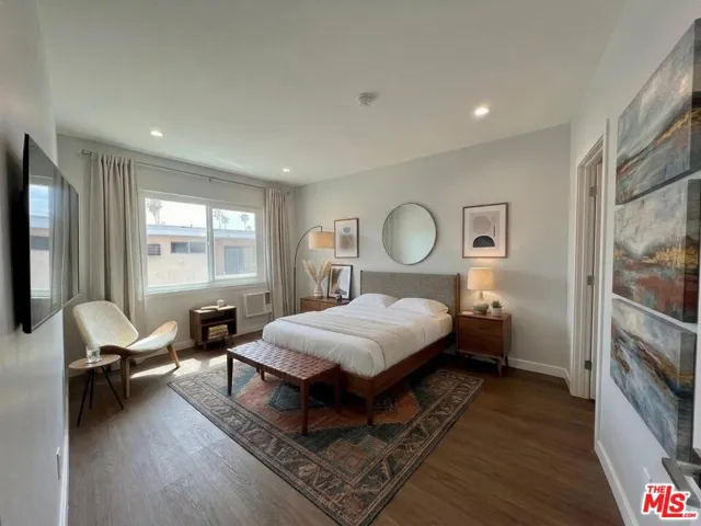 903 S Barrington Avenue, Los Angeles, California 90049