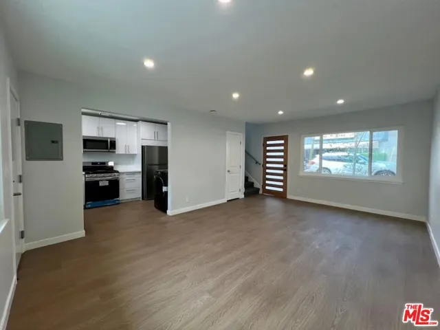 903 S Barrington Avenue, Los Angeles, California 90049