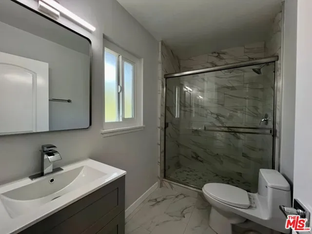 903 S Barrington Avenue, Los Angeles, California 90049